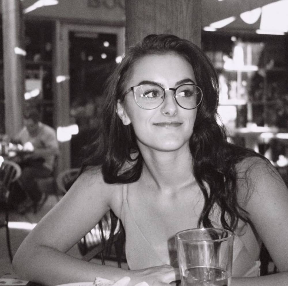 Meet your Posher, Josee